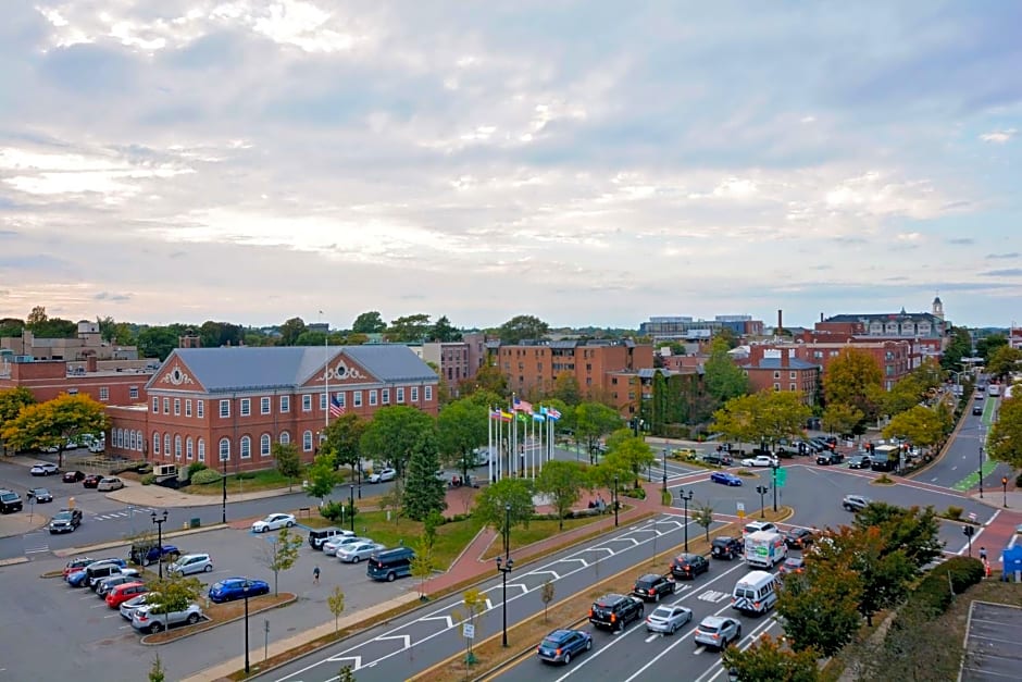 Hampton Inn By Hilton Salem, Ma