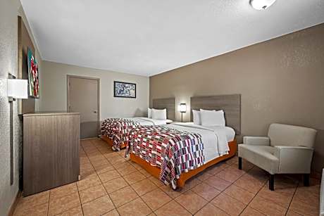 Deluxe Room with Two Double Beds Disability Access Roll-in Shower Non-Smoking