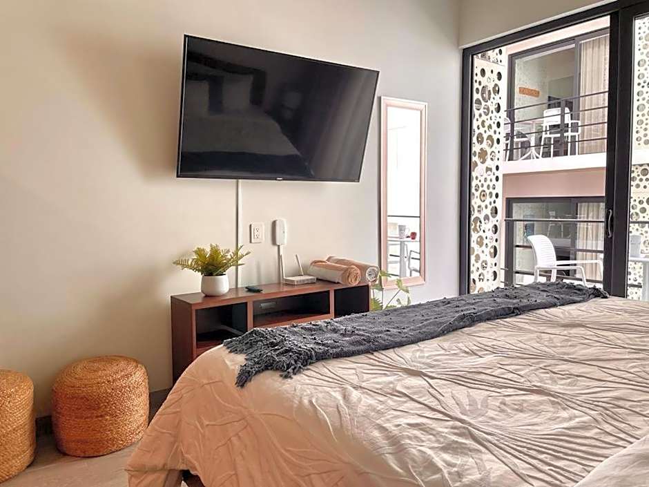 The Boat Condo by Andiani Travel