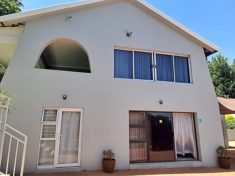 8 on Acacia Guesthouse