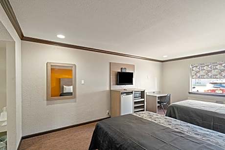 Double Room with Two Double Beds - Smoking