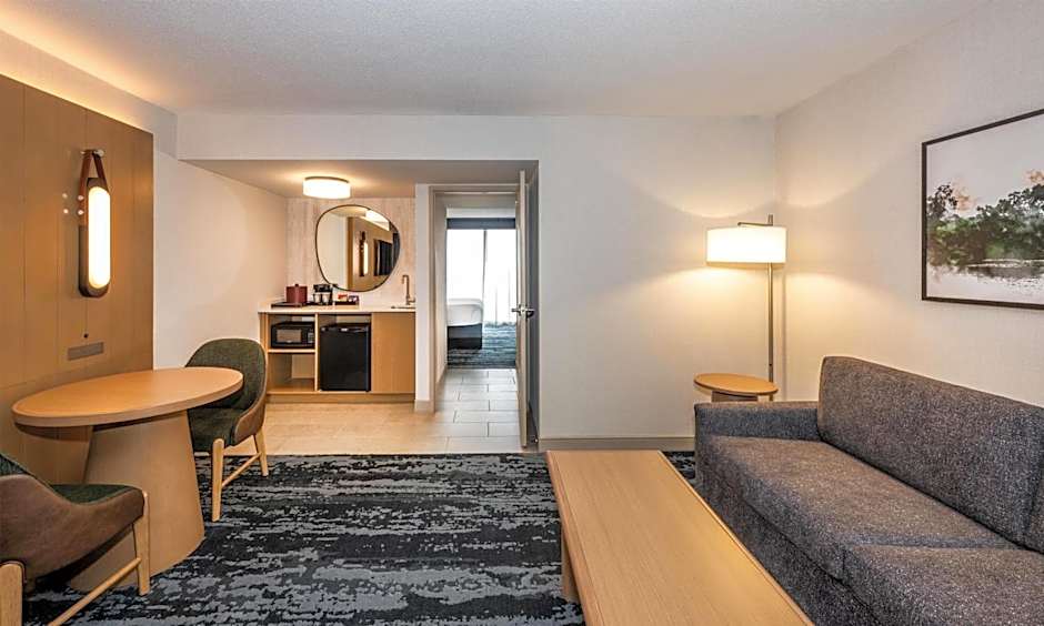 Embassy Suites by Hilton Minneapolis Bloomington Edina