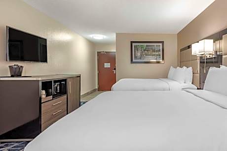 Standard Queen Room with Two Queen Beds - Non Smoking