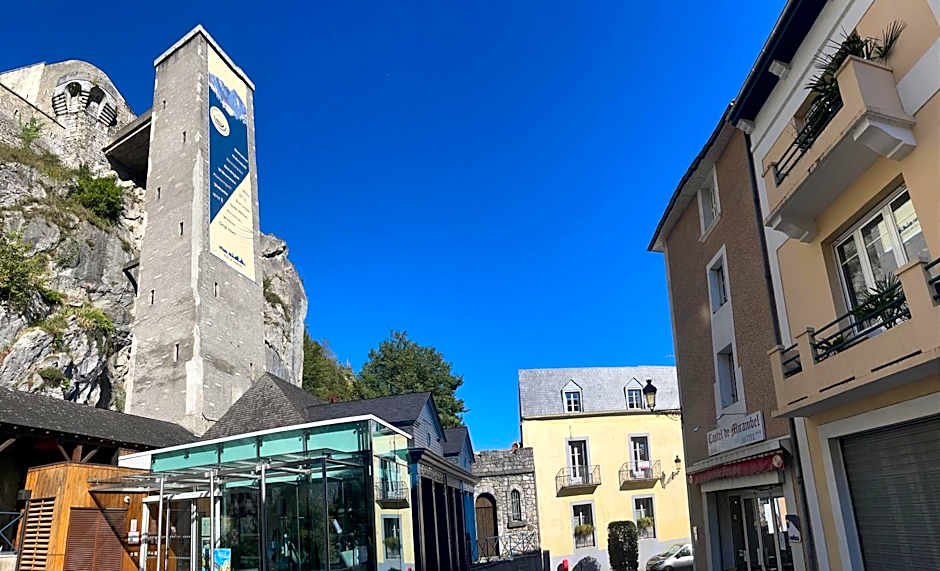 Logis Hotel Castel de Mirambel