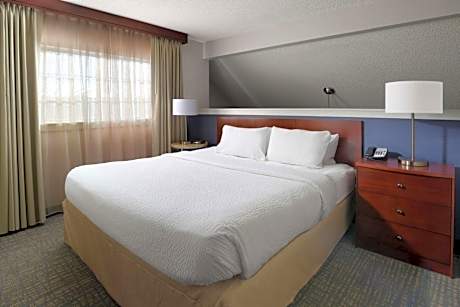 Hearing Accessible Two Bedroom Loft Suite - King and Queen