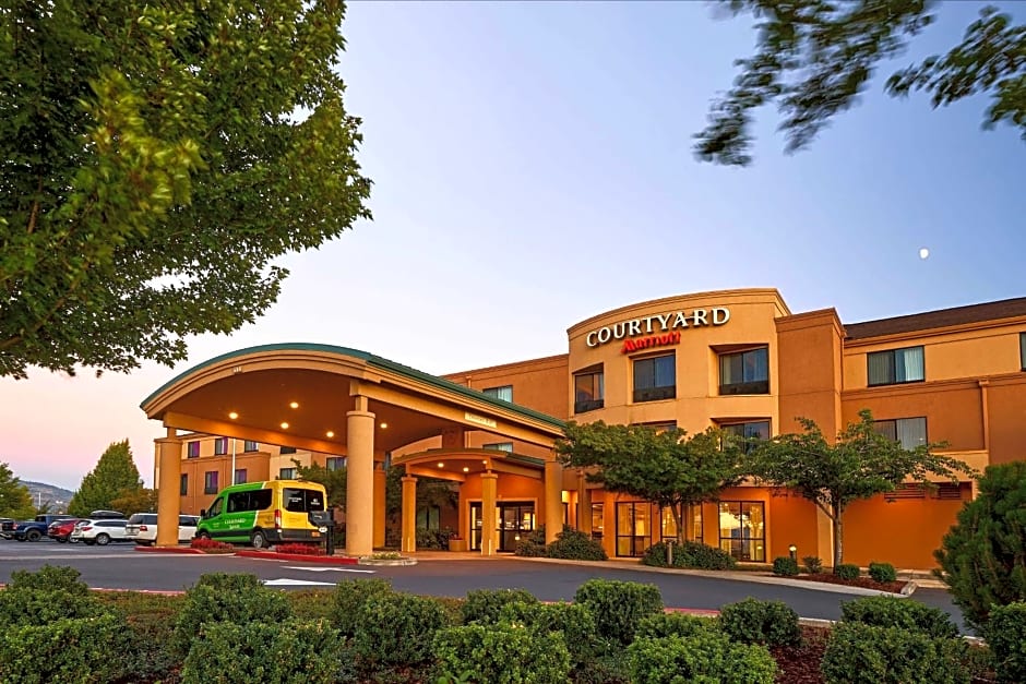 Courtyard by Marriott Medford Airport