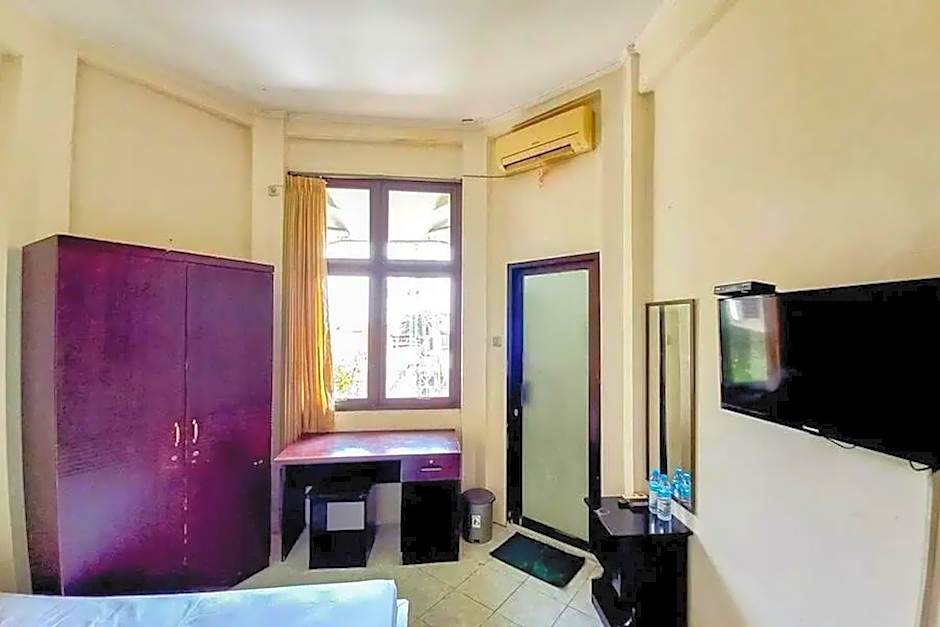 Graha Ara Homestay Syariah RSUD Dr Soetomo Surabaya Mitra RedDoorz