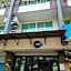 Apo Hotel