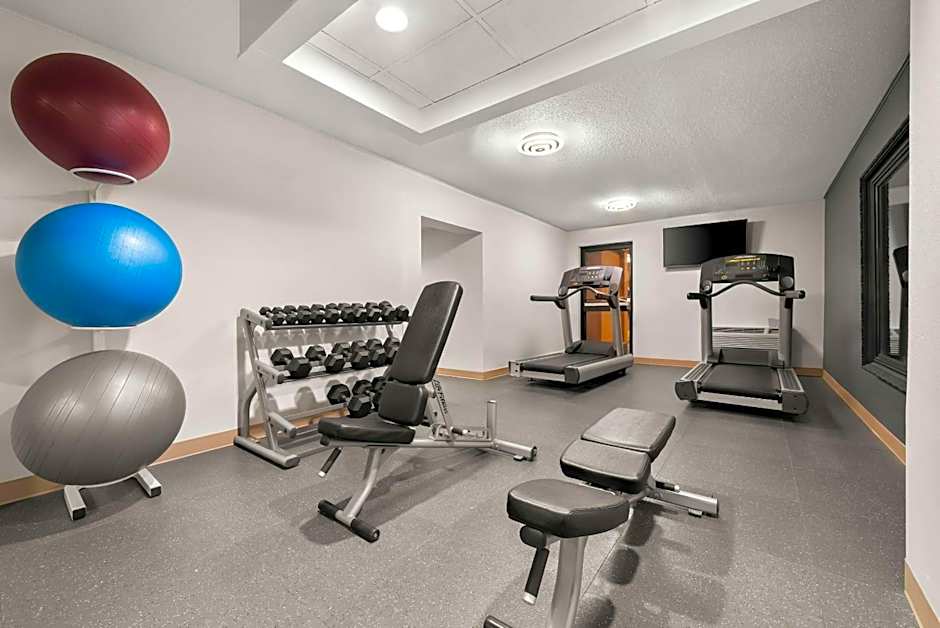 Clarion Inn & Suites and Convention Center