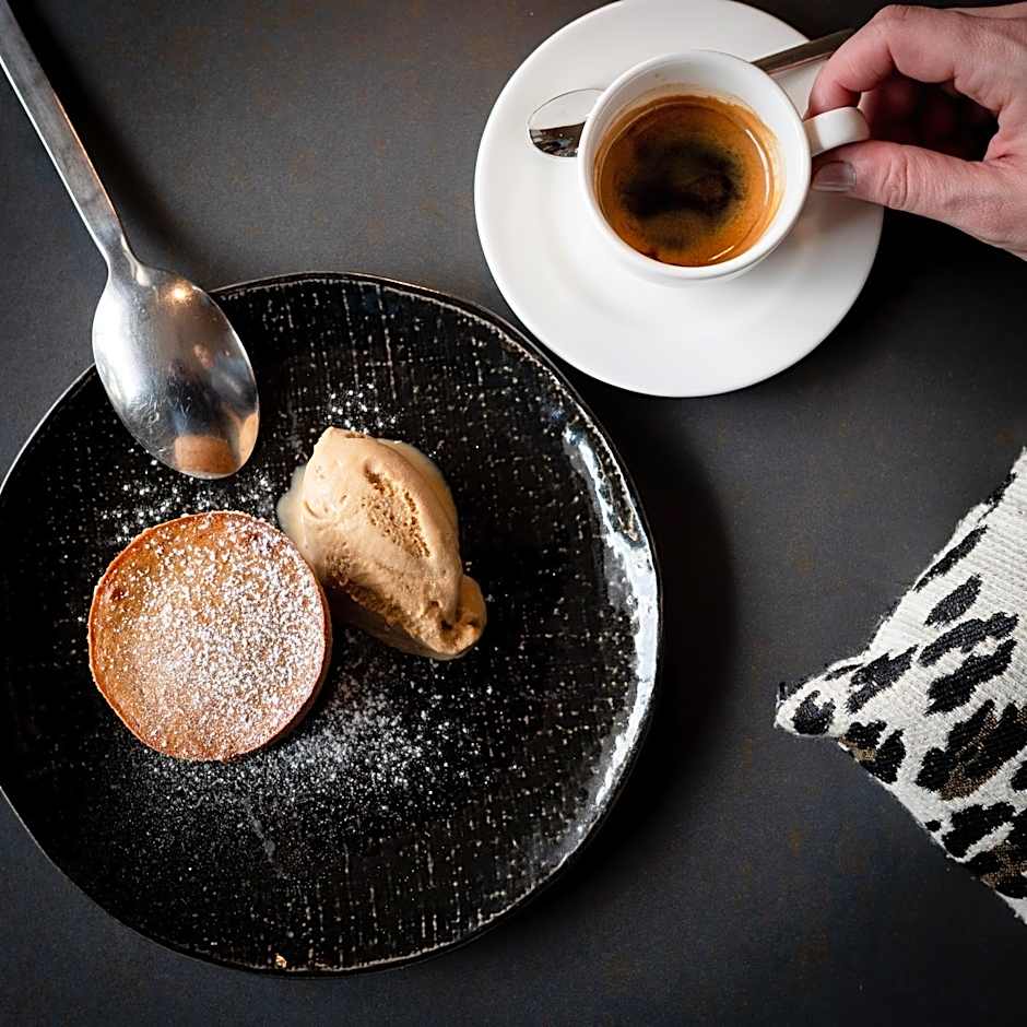 Somewhere Vouliagmeni