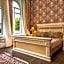 Premier Old Gates Hotel