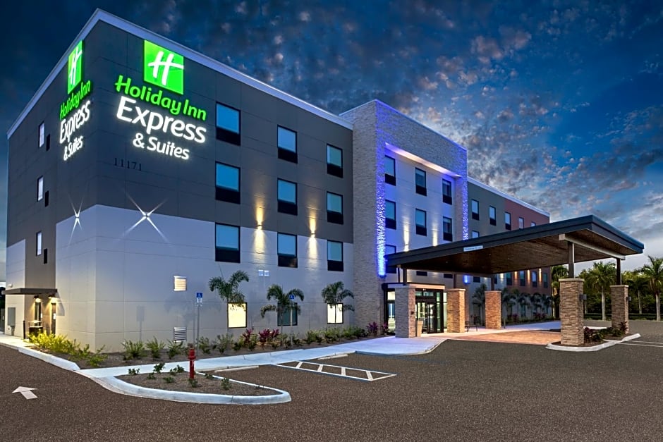 Holiday Inn Express & Suites Ft Myers Beach-Sanibel Gateway By IHG