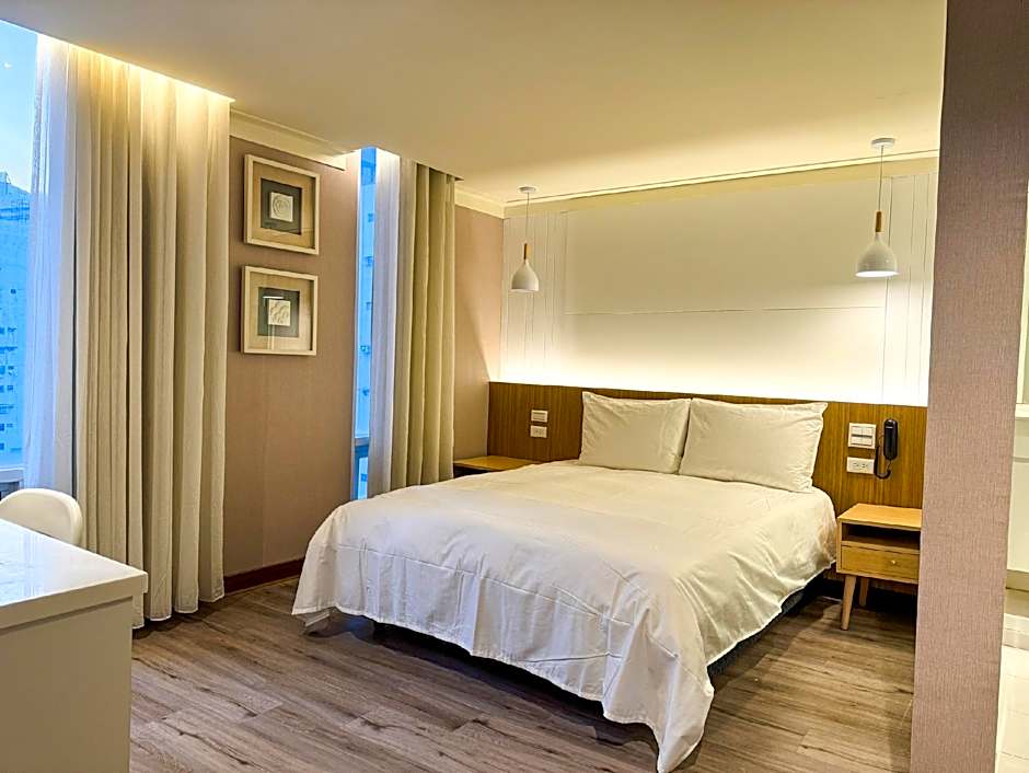 Days Fine Hotel