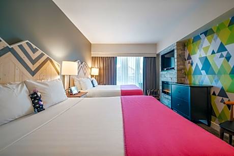 Deluxe Studio with Two Queen Beds