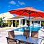 Colony Club Inn & Suites