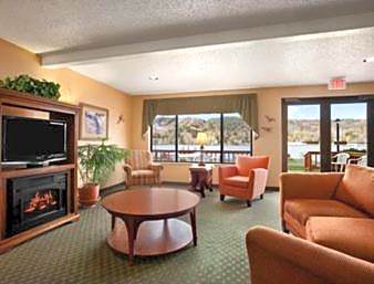 Super 8 by Wyndham Houghton