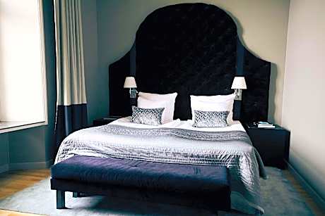 Double Room (Elna Suite) (1 King Bed)