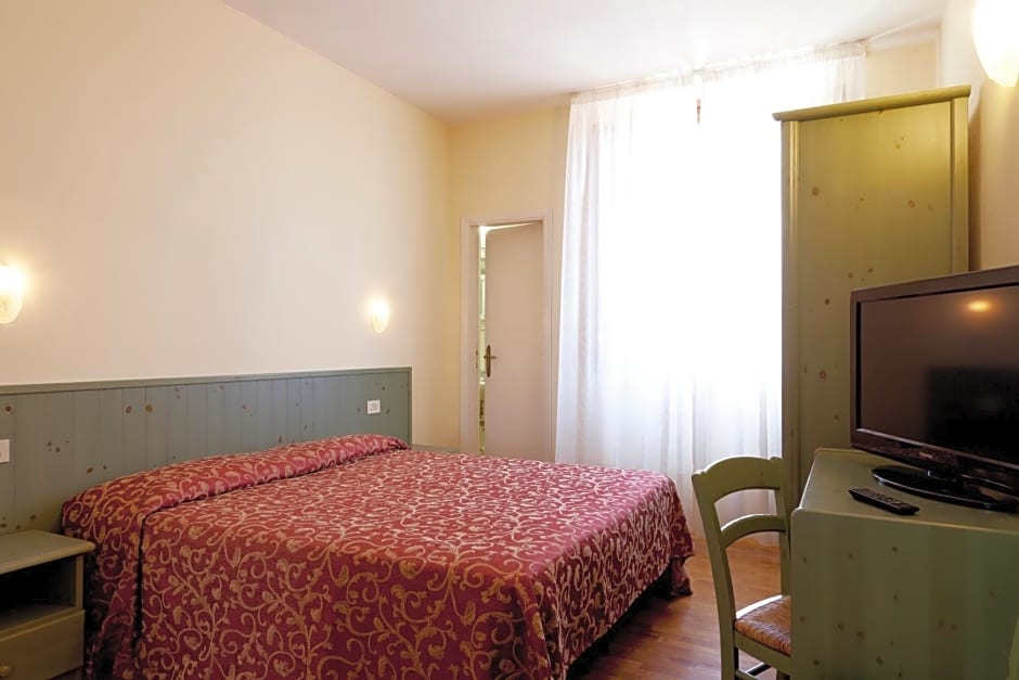 Hotel Savoia & Campana