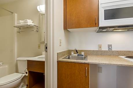 Studio Room with Two Queen Beds Non-Smoking