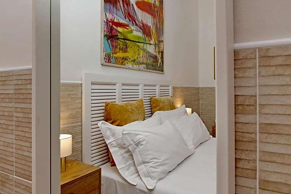 Opera Inn Suites - Rooms and Apartments