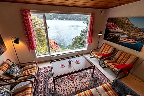 Three-Bedroom Apartment with Fjord View