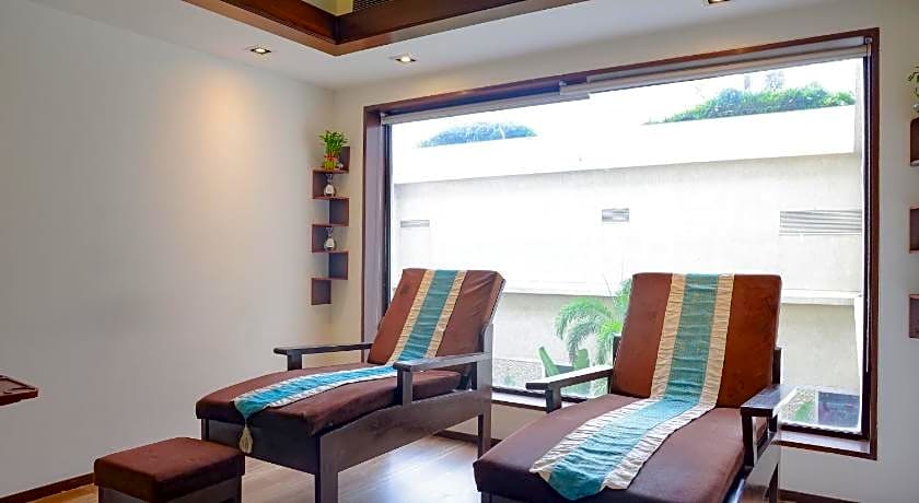 Balaji Sarovar Premiere