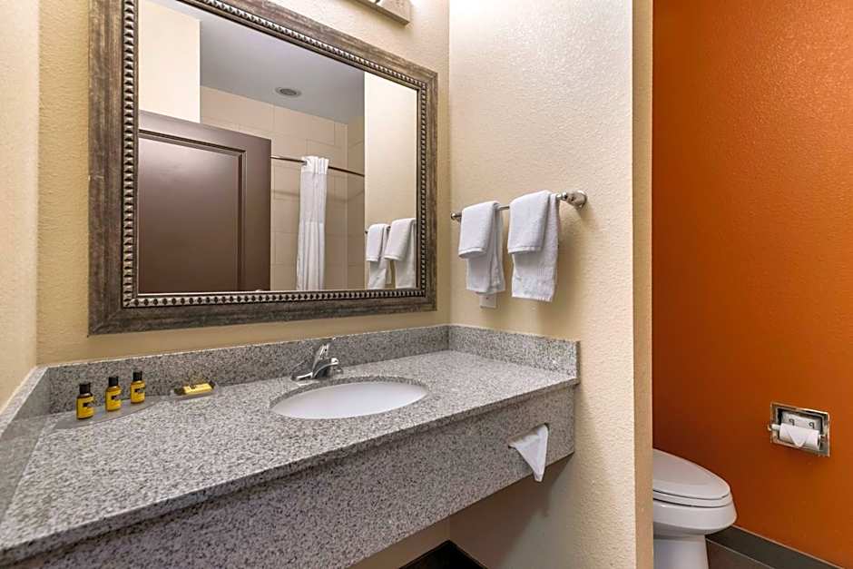 Best Western Plus Longhorn Inn & Suites