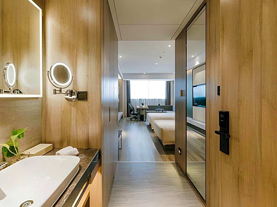 Atour Hotel (Yiwu International Trade City)