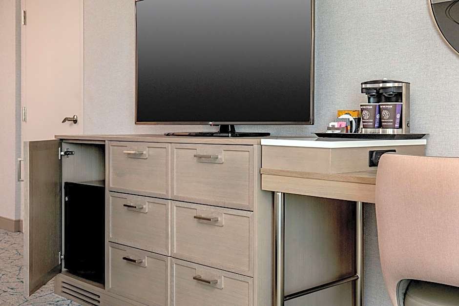 DoubleTree by Hilton Chicago - North Shore Conference Center