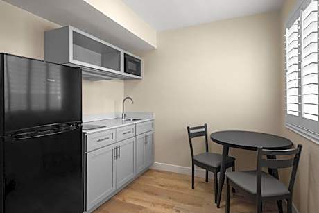 Queen Room with Two Queen Beds and Kitchenette - Non-Smoking