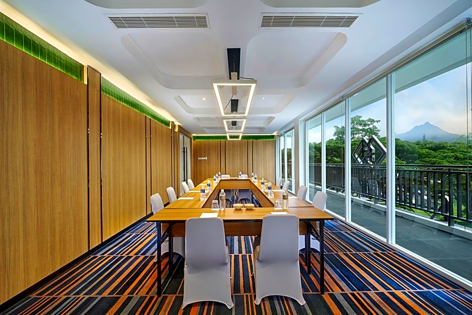 Golden Hill by Golden Tulip