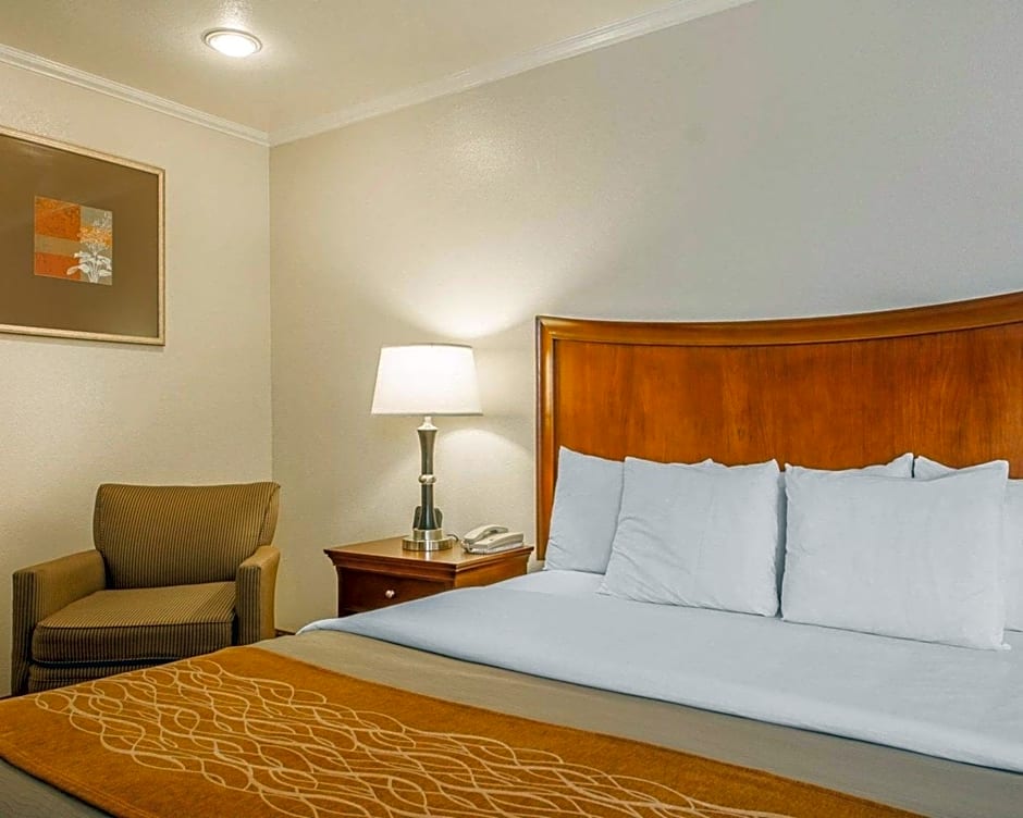 Blu Pacific Hotel