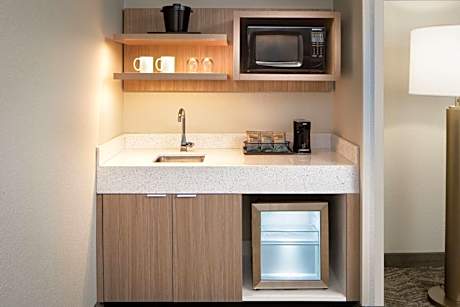 Suite, 1 King Bed with Sofa bed (Mobility Accessible, Tub) (1 King Bed and 1 Double Sofa Bed)