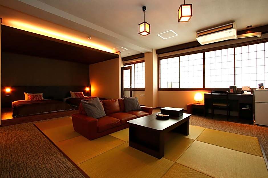 Quadruple Room with Private Bathroom — 17 fotoğraftan 1. fotoğraf