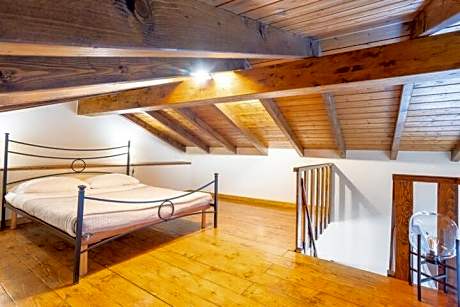 Apartment with Lake View