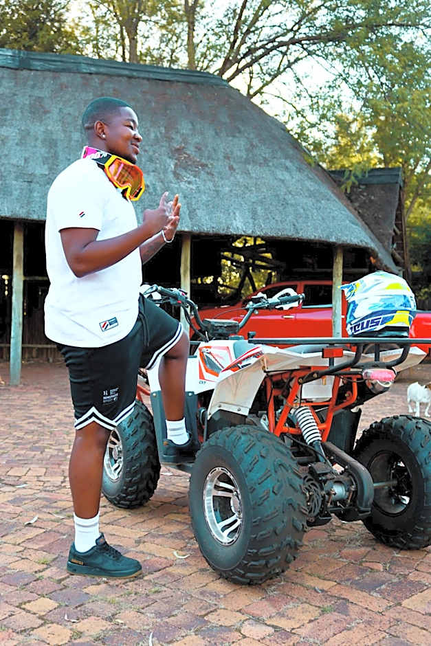 Mela Luxury Game Lodge