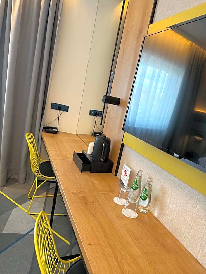 Air Hotel
