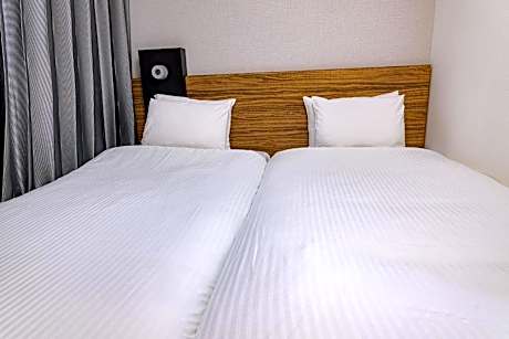 Twin Room Non-Smoking - Main Building