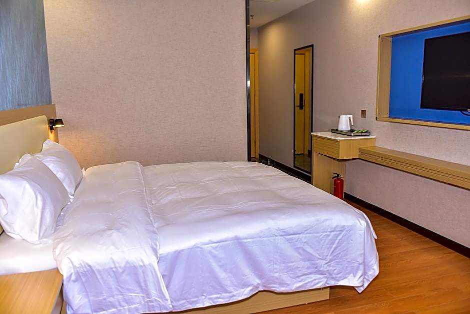 Guangzhou Longjin Hotel (Ximenkou Subway Station, Shangxiajiu Pedestrian Street)