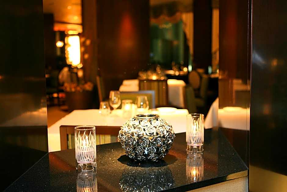 Phoenix Hotel by HHG