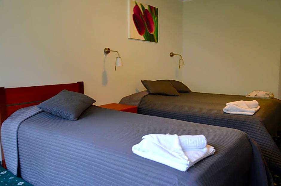 Photo 1 of 5 of Triple Room