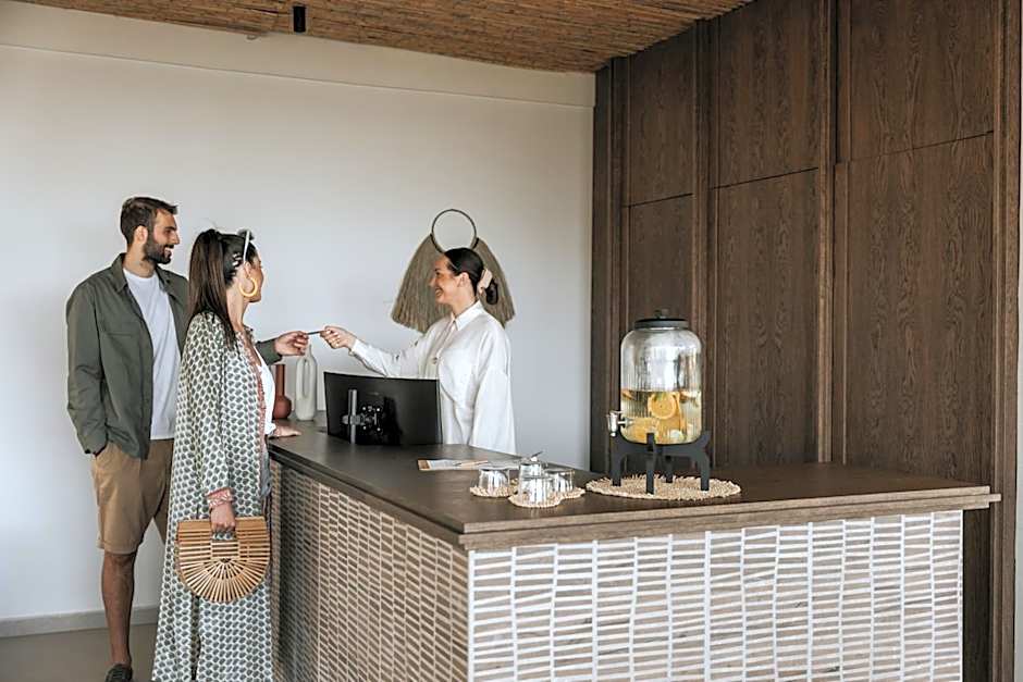 Paralos The Maxine Adults Only