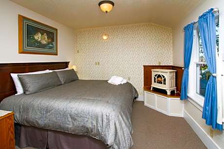 Two-Bedroom King Suite - Pet Friendly