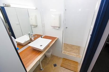 Bed in 8-Bed Female Dormitory Room with Bathroom