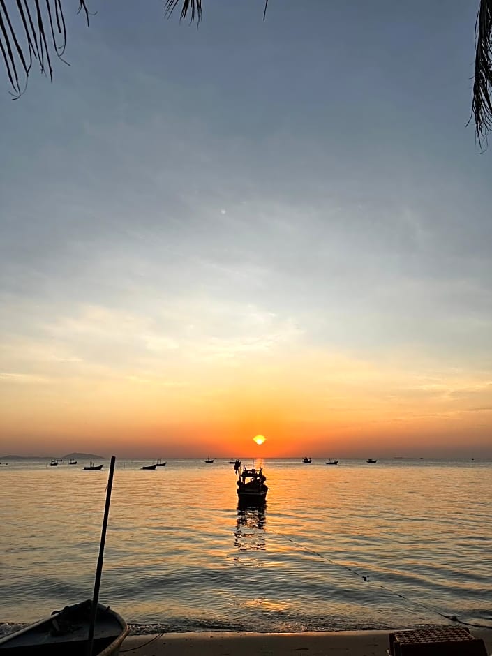 Nana Chat Bangsaen Hotel