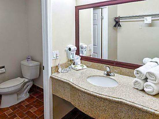 Hollywood Inn Express North