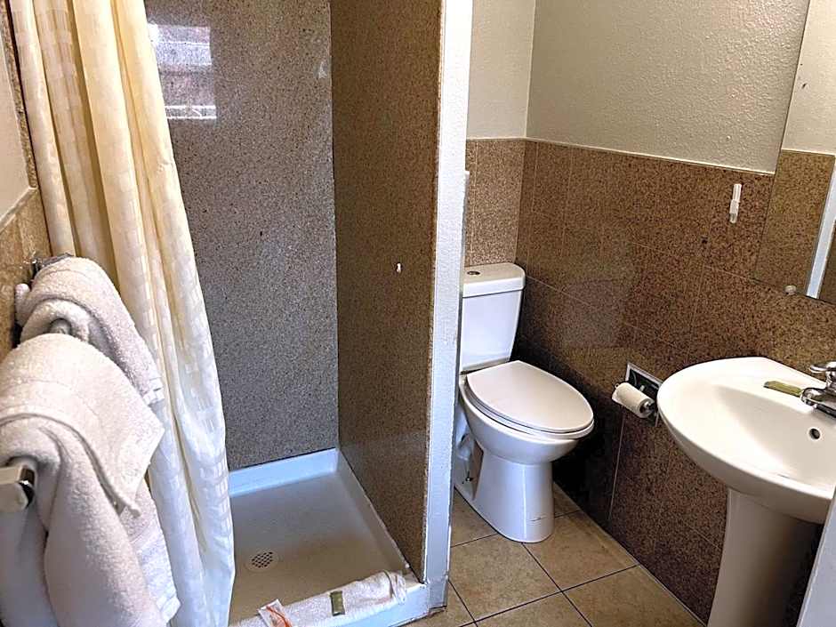 Budget Plaza Motel