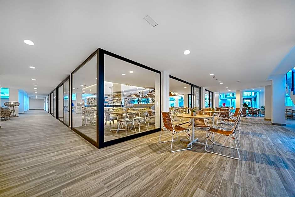 Broncemar Beach Suites