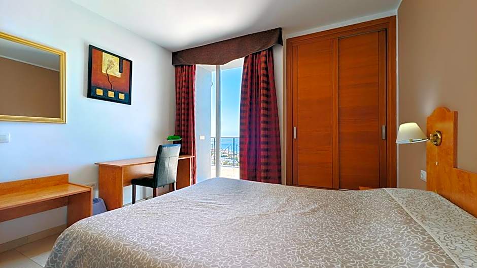 Luxury villa with fantastic ocean views and private pool