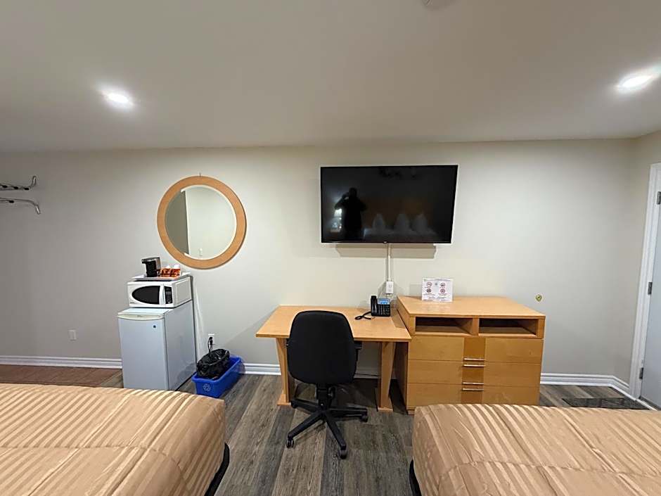 Perth Plaza Inn & Suites